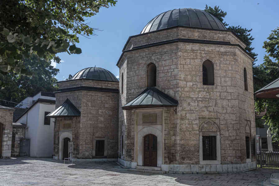 Bosnia y Herzegovina - Sarajevo 25 - mezquita de Gazi Husrev-beg